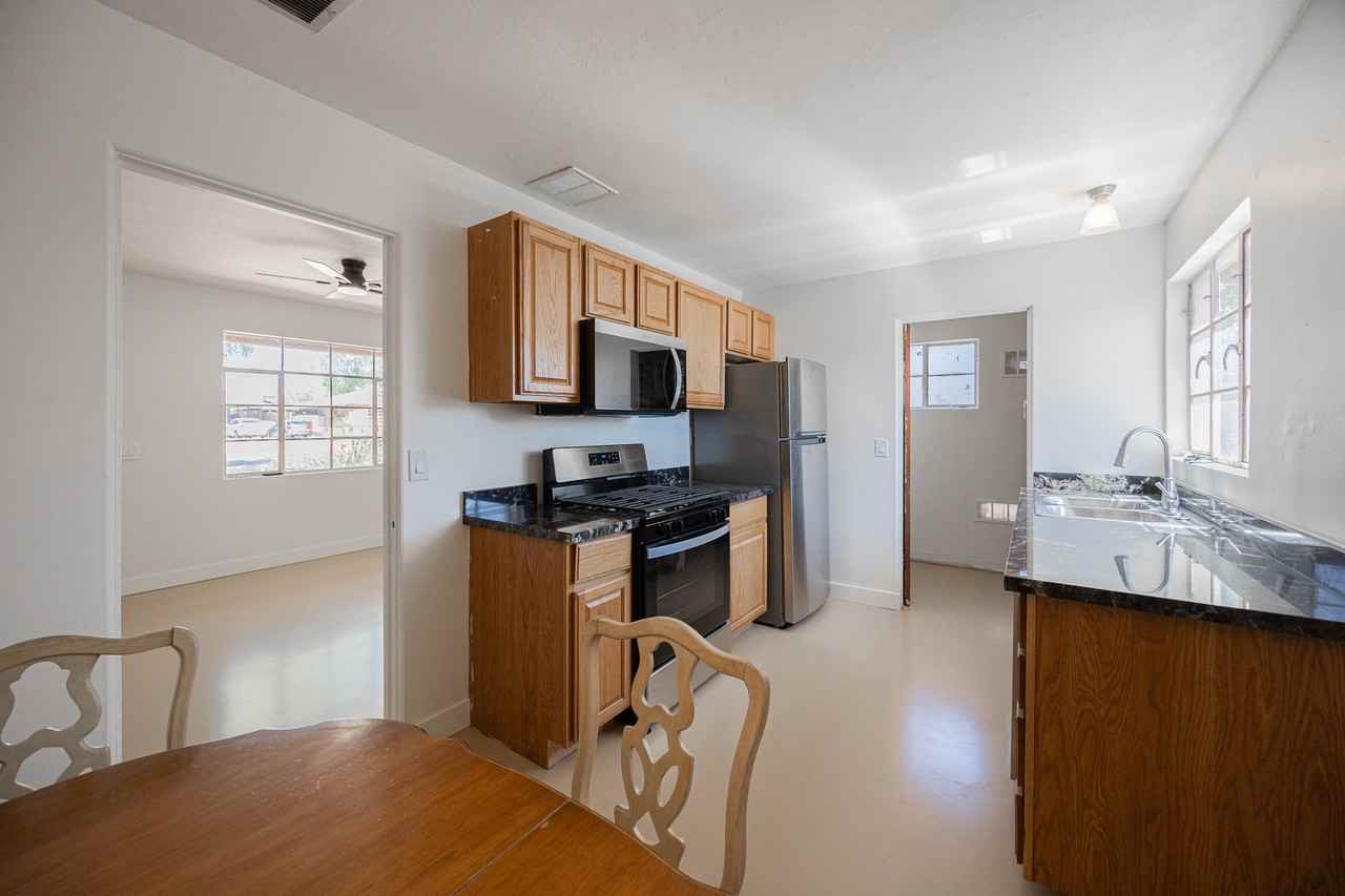 2449 E Fairmount Ave - Photo 3 of 4