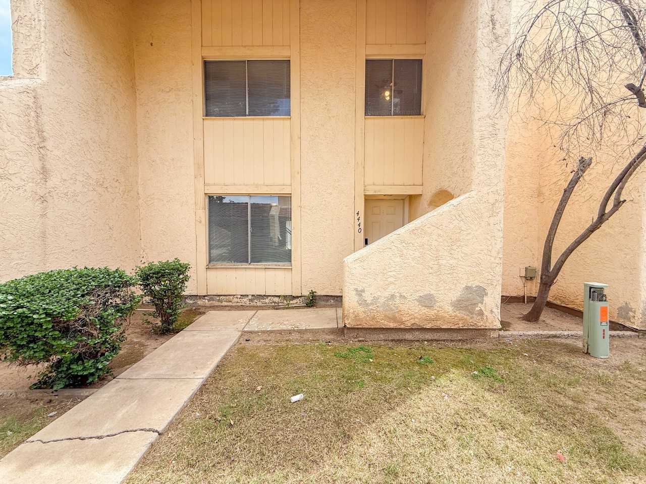 4440 W Solano Dr N - Photo 2 of 38