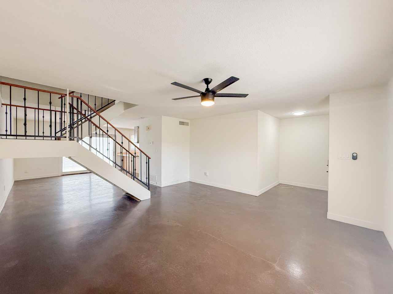 4440 W Solano Dr N - Photo 4 of 38