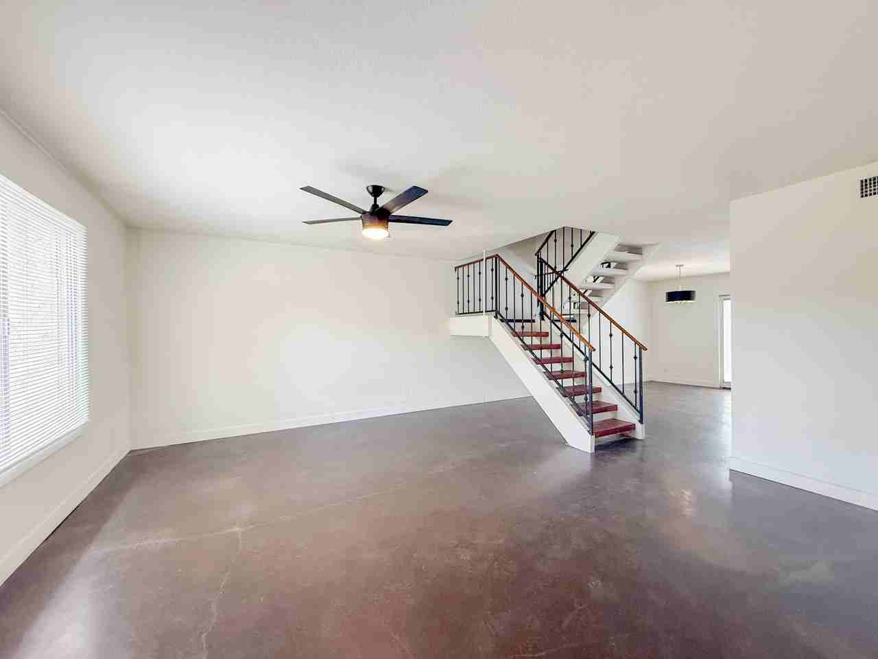 4440 W Solano Dr N - Photo 6 of 38