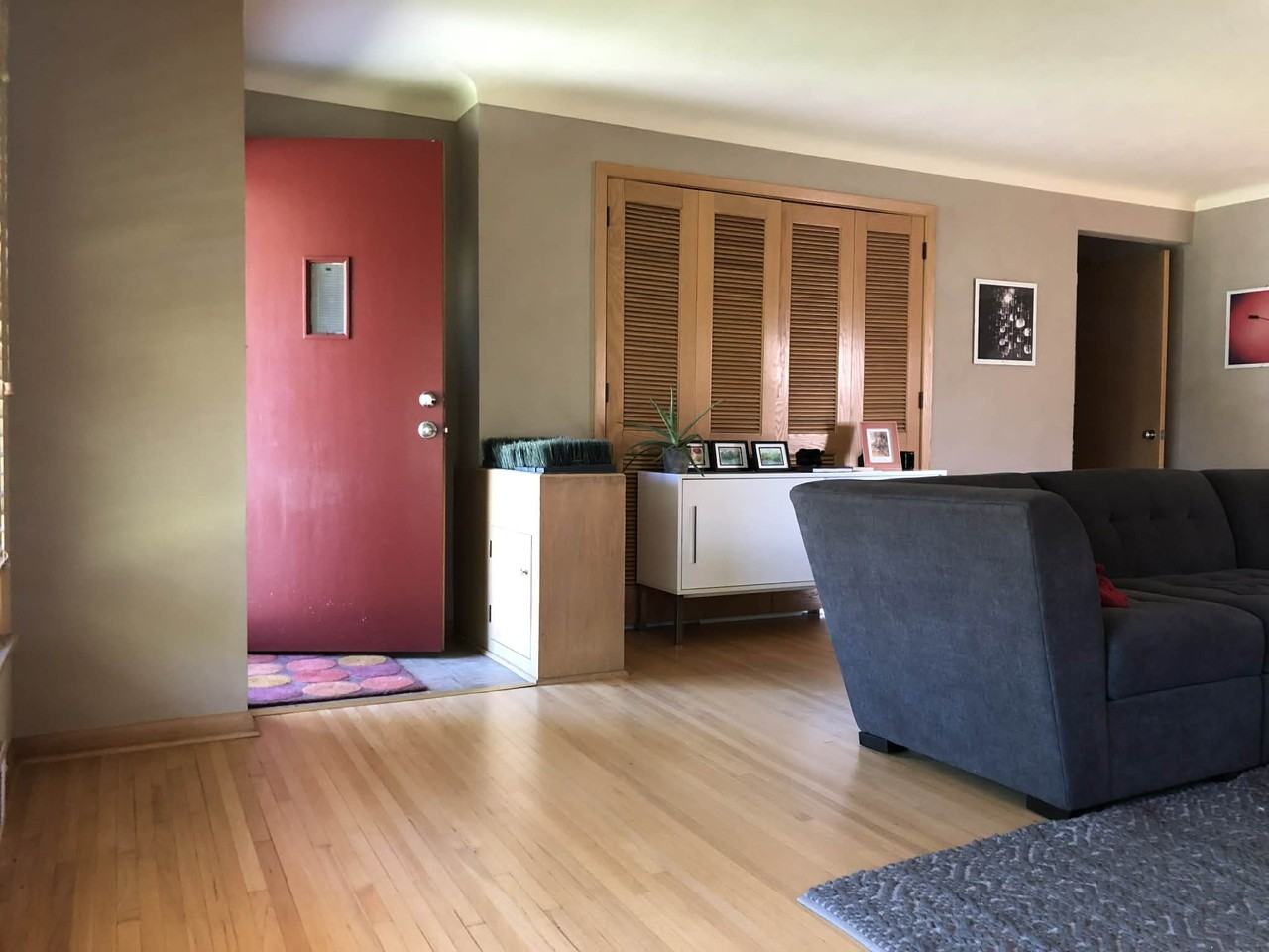 6023 Newton Ave S - Photo 6 of 11