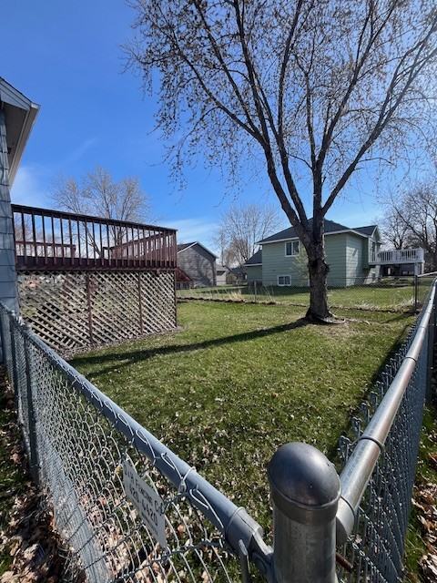 10918 Kentucky Ave N - Photo 2 of 39