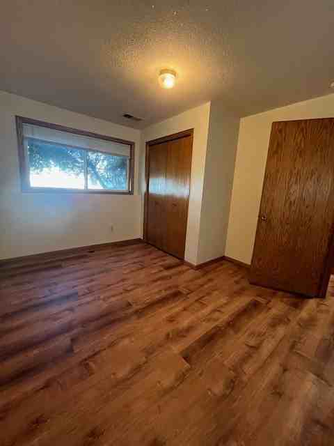 10918 Kentucky Ave N - Photo 4 of 39