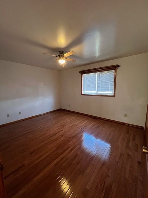 10918 Kentucky Ave N - Photo 6 of 39