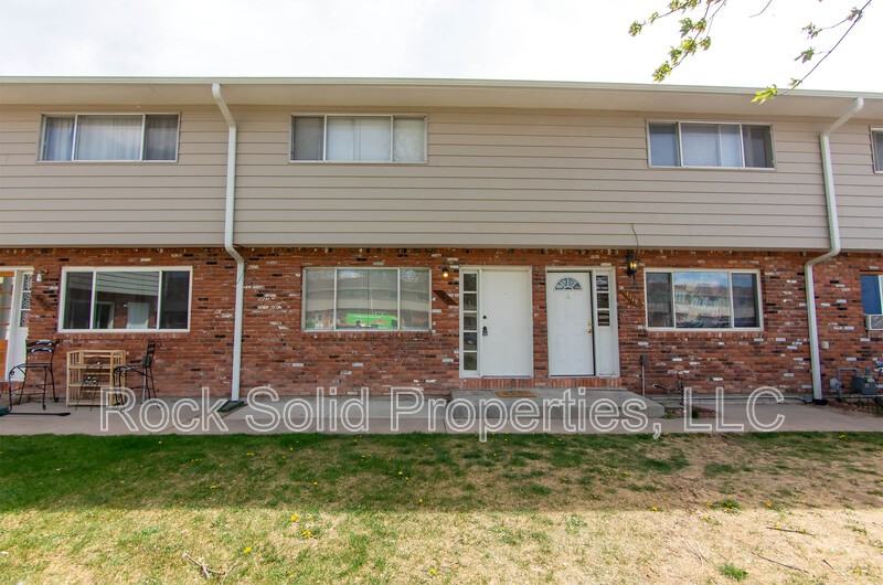 4721 Hickory Pl - Photo 2 of 24