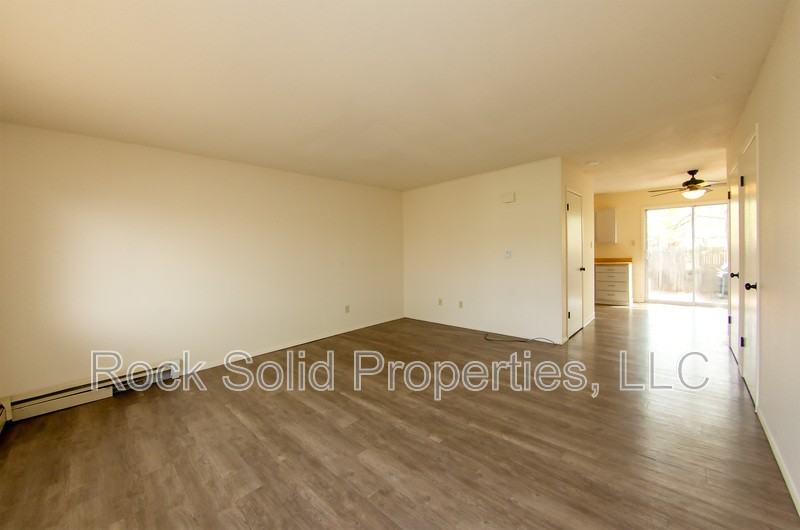 4721 Hickory Pl - Photo 3 of 24