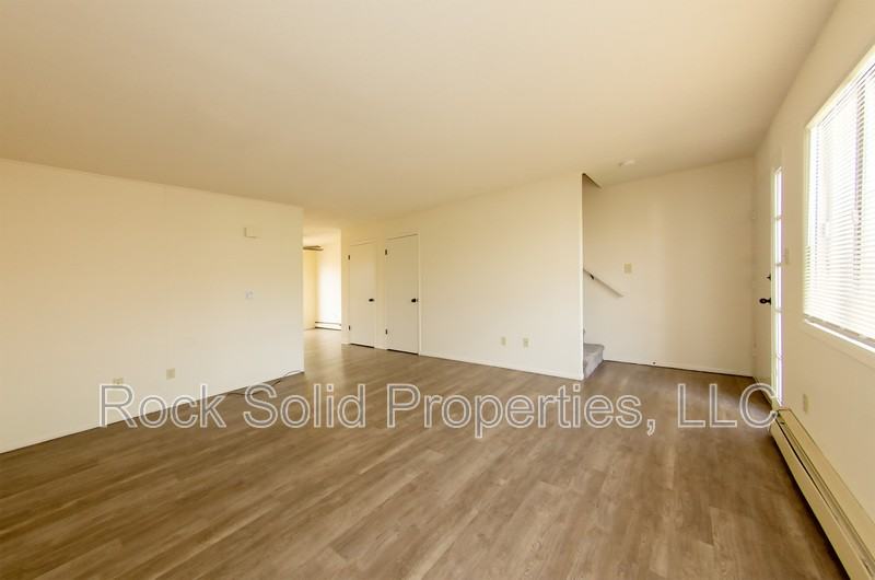 4721 Hickory Pl - Photo 4 of 24