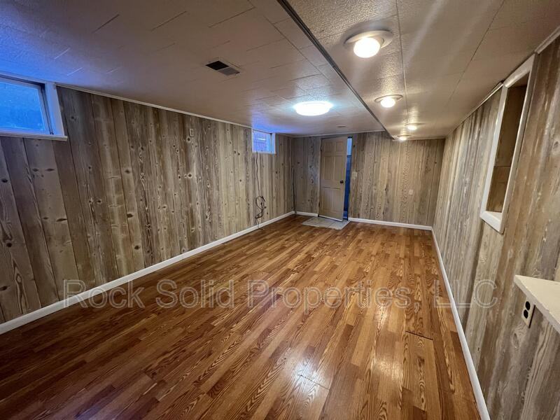 1816 E 19th St - Photo 3 of 23