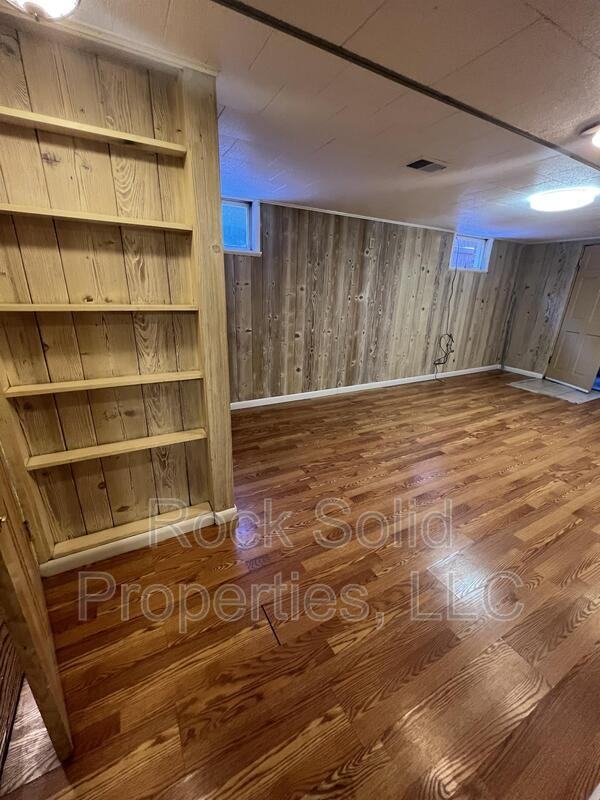 1816 E 19th St - Photo 4 of 23