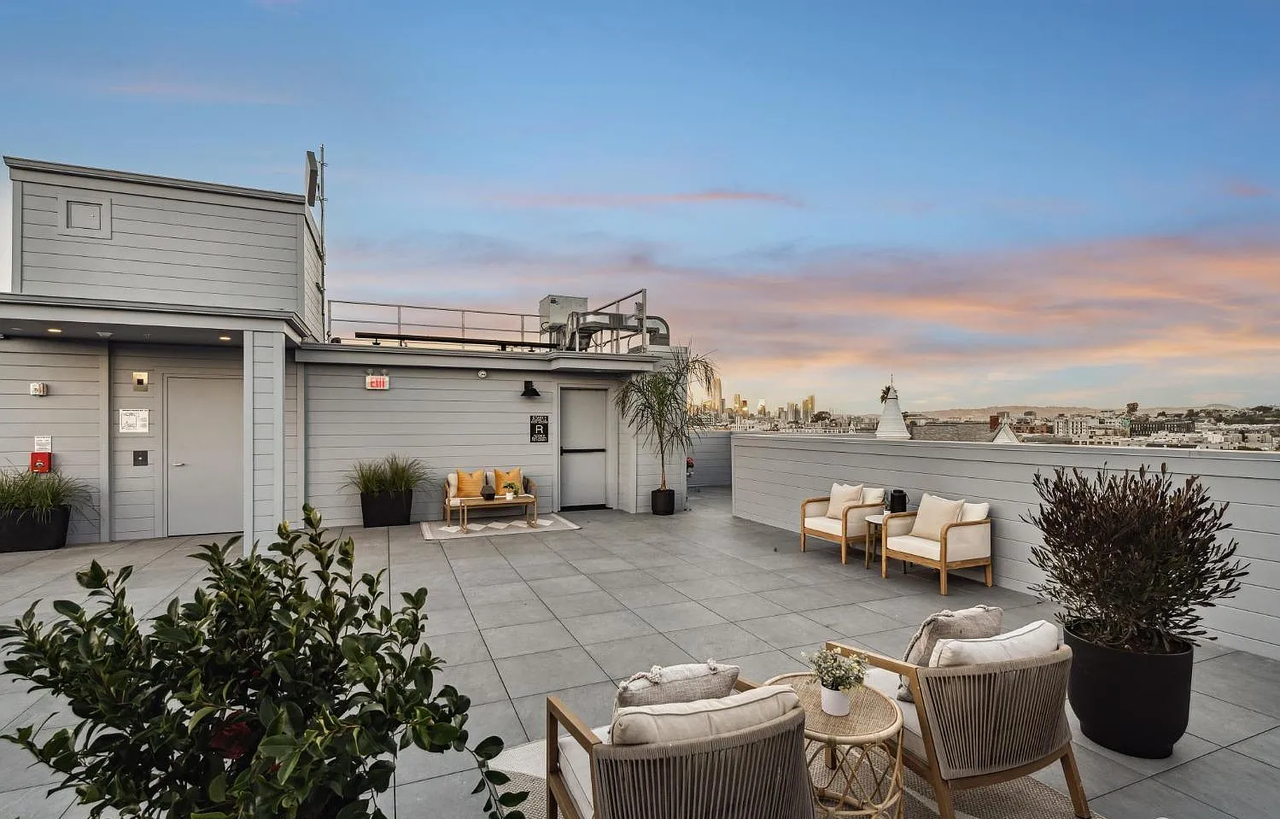 986 S Van Ness Ave #301 - Photo 5 of 5