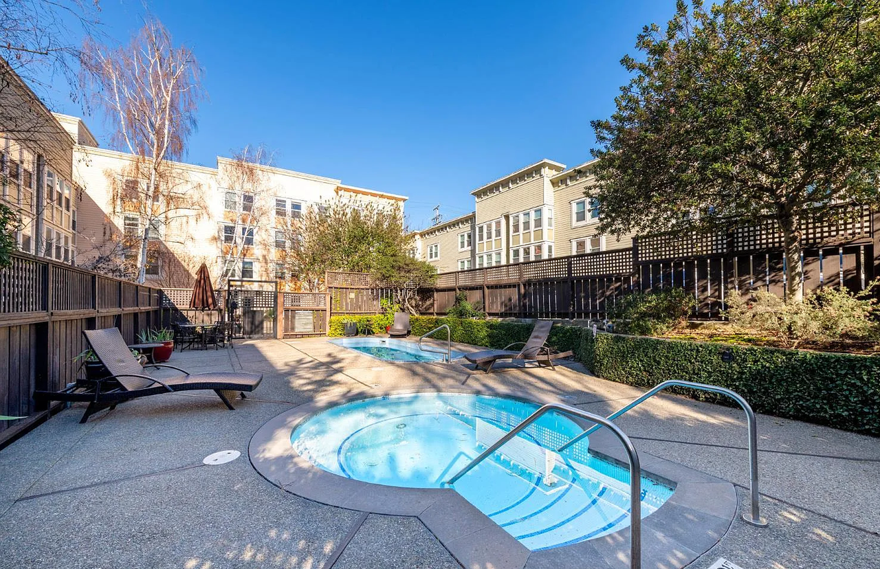 2225 23rd St #309 - Photo 6 of 28