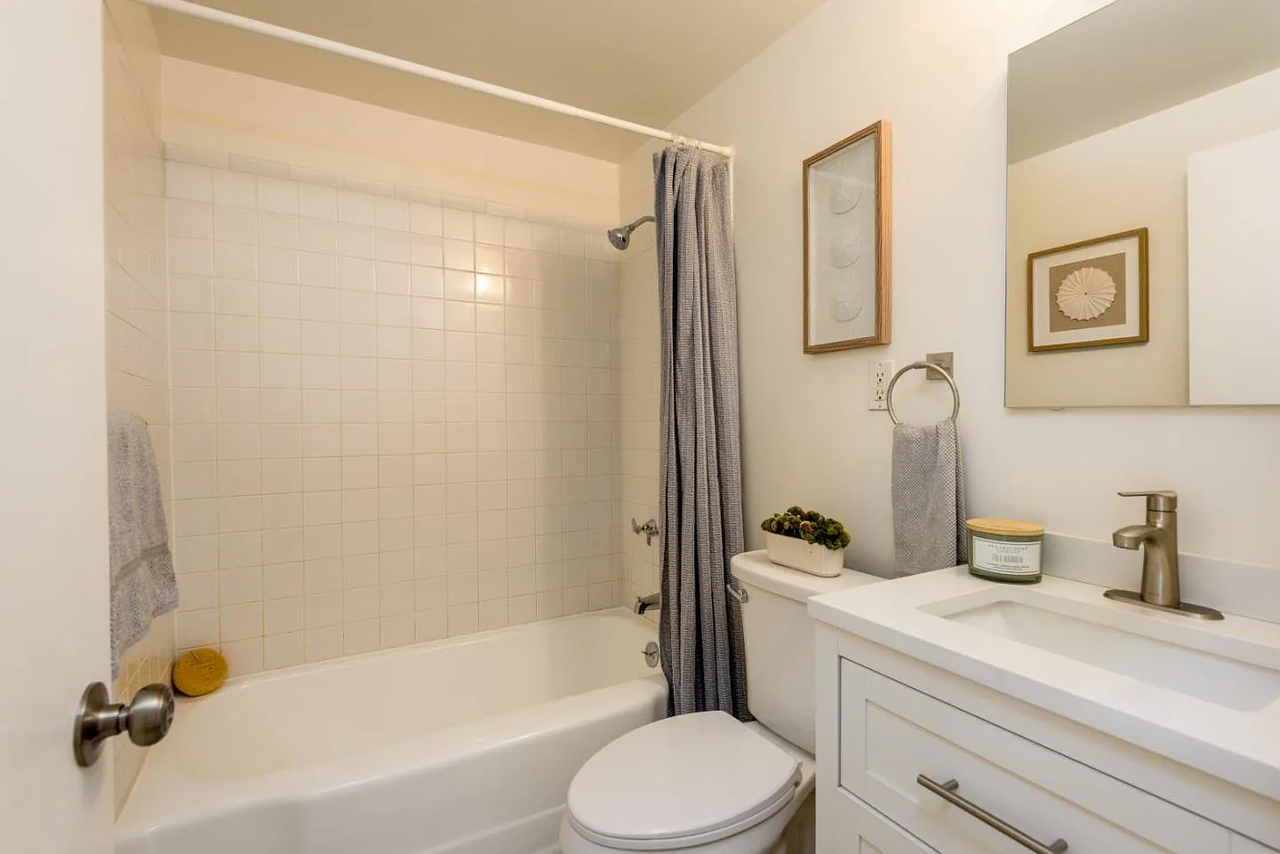 2367 Bay St #A - Photo 2 of 17