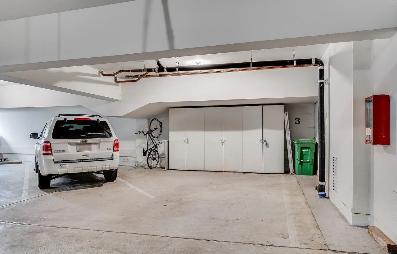 3044 Franklin St #102 - Photo 4 of 28