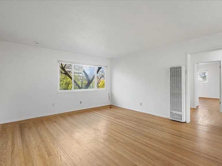 610 Santa Clara Ave - Photo 2 of 11
