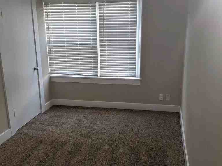 432 W 7th Ave - Photo 7 of 11