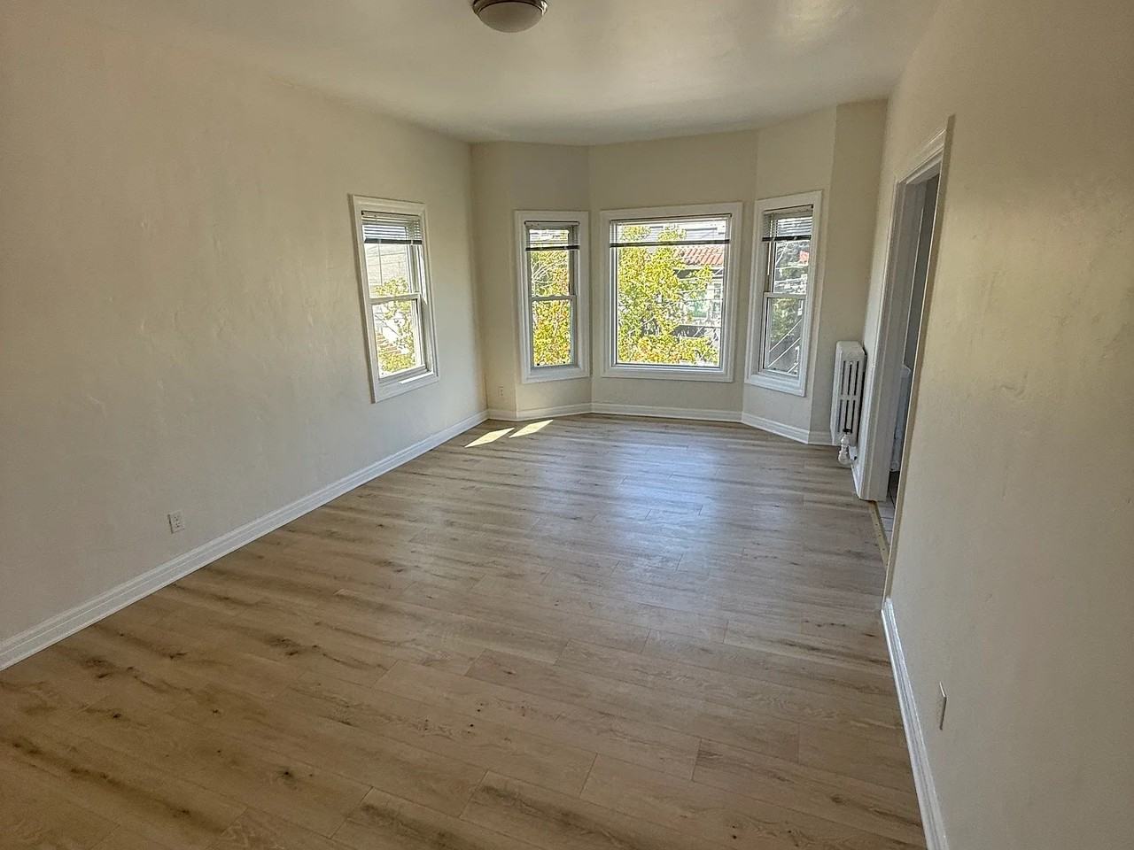 2624 8th Ave - Photo 2 of 9