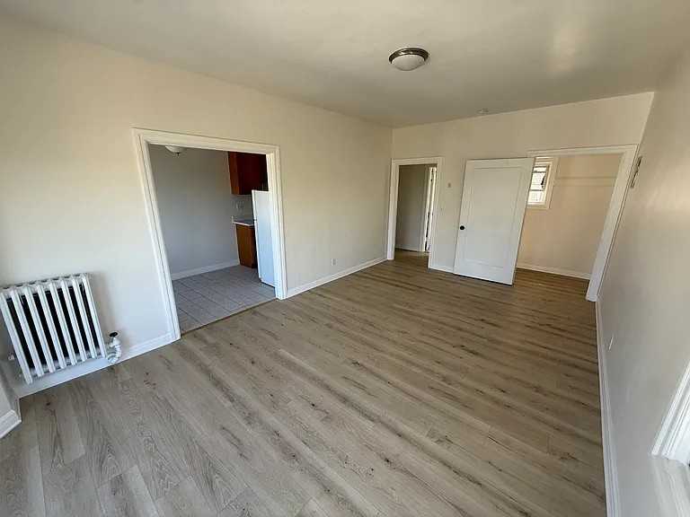 2624 8th Ave - Photo 3 of 9