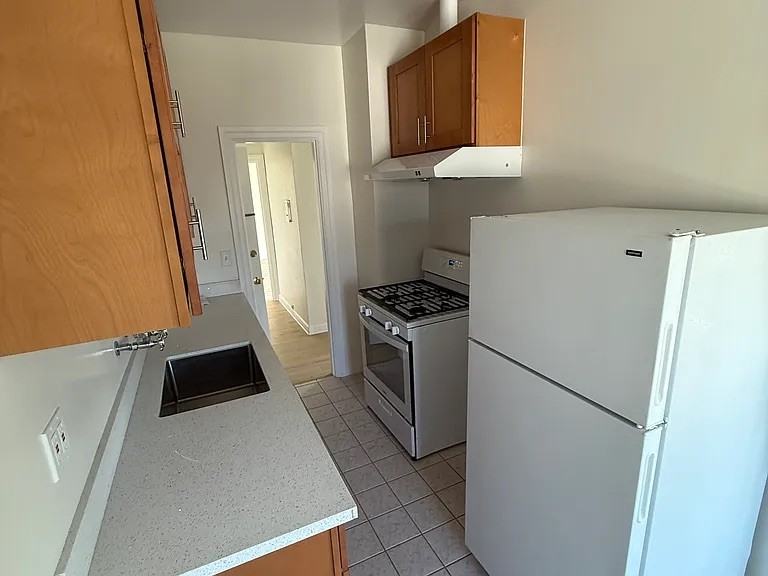 2624 8th Ave - Photo 4 of 9