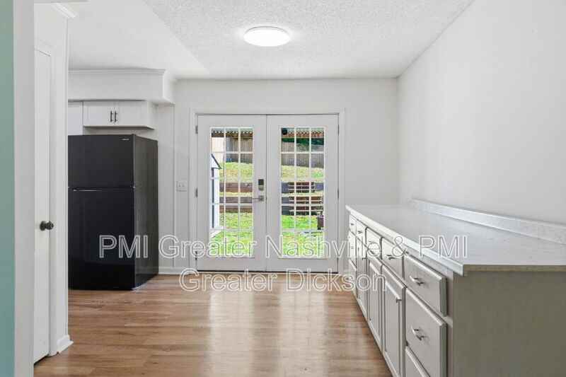 704 Mcpherson Dr - Photo 6 of 29