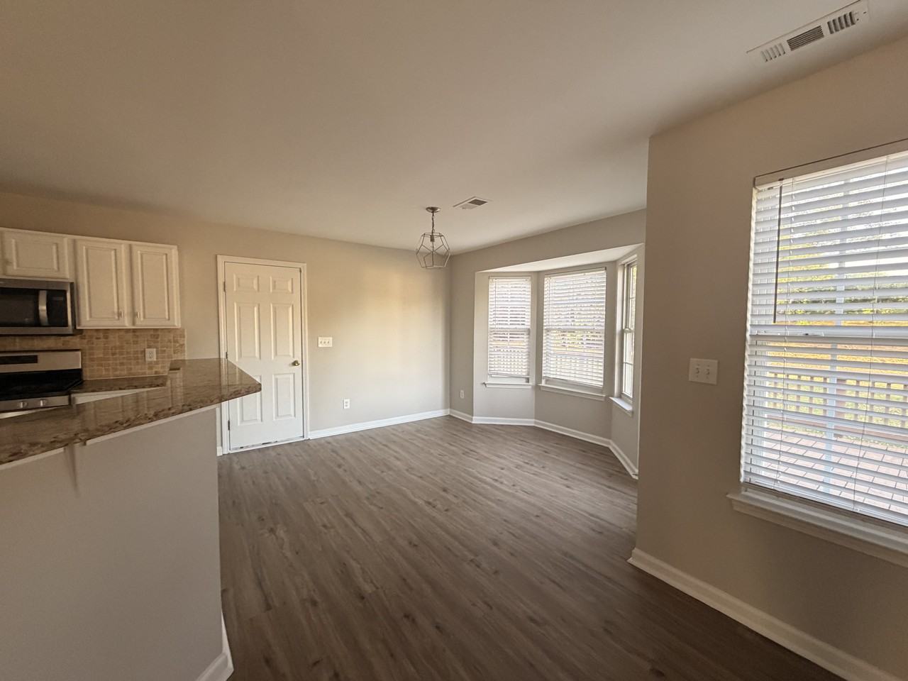 6209 Corner Ct - Photo 4 of 16