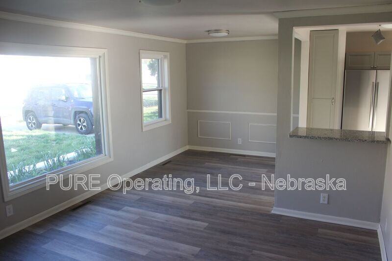 670 S 69th St - Photo 5 of 34