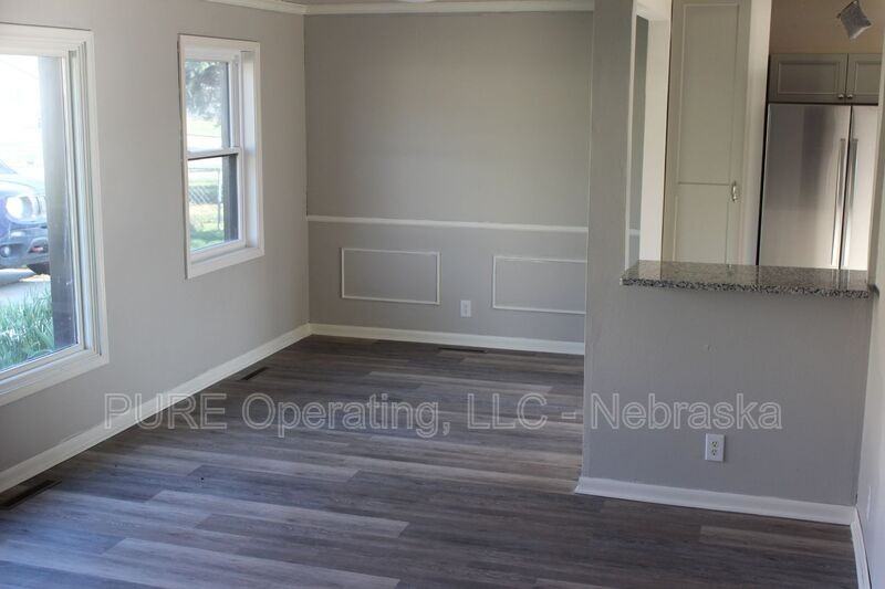 670 S 69th St - Photo 7 of 34
