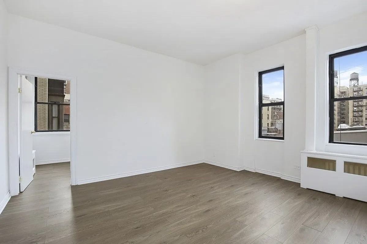 125 Riverside Dr - Photo 6 of 10