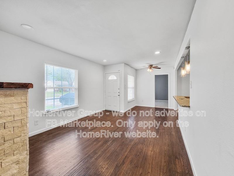 11802 Flamingo Ln - Photo 3 of 20