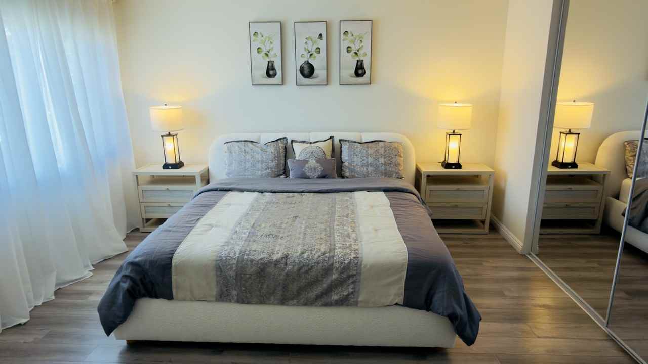 18550 Hatteras St #115