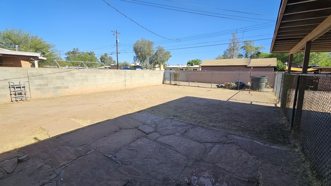 3402 E 27th St #NA - Photo 4 of 13