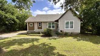 714 W Hurd St - Photo 1 of 1