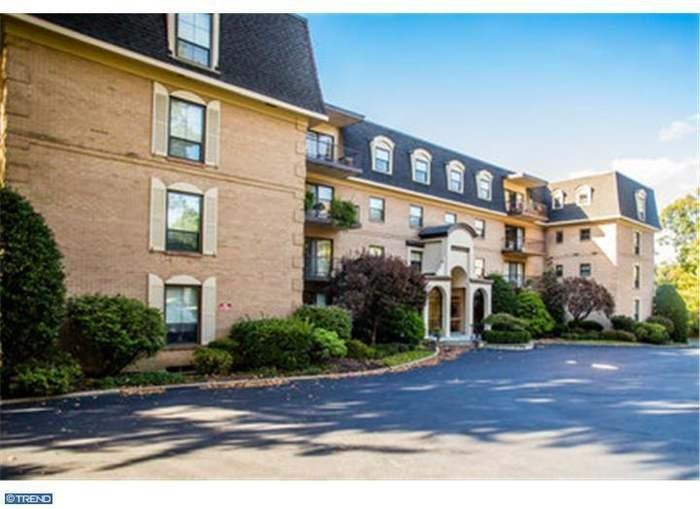 601 Montgomery Ave #302 - Photo 2 of 10