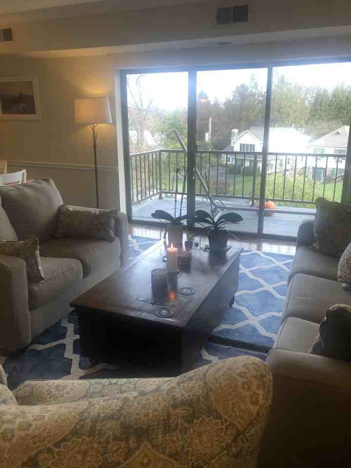 601 Montgomery Ave #302 - Photo 3 of 10