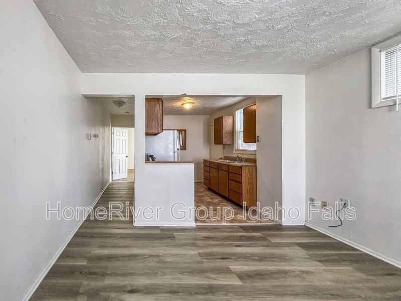 243 S Water Ave #2 - Photo 6 of 20