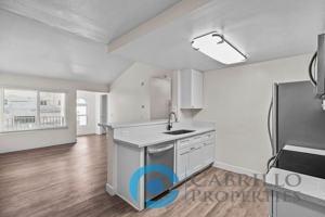 featured image of 1016 Hornblend St #2