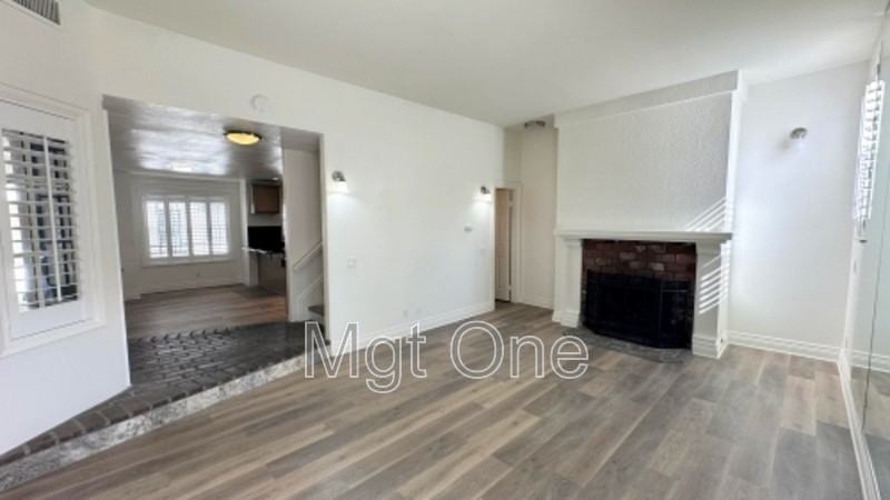 819 W 15th St - Photo 4 of 17