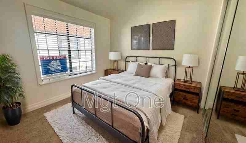 819 W 15th St - Photo 7 of 17