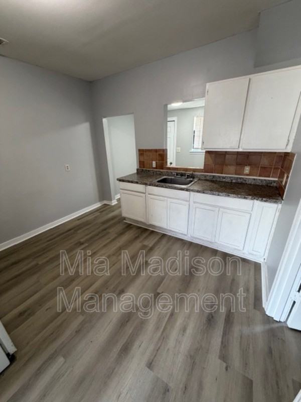 1421 Richards St - Photo 4 of 9