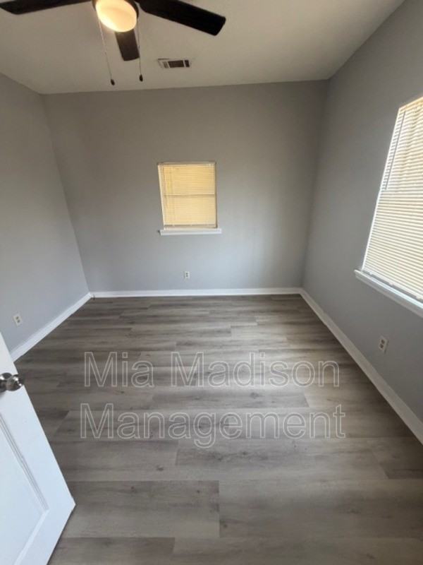 1421 Richards St - Photo 5 of 9