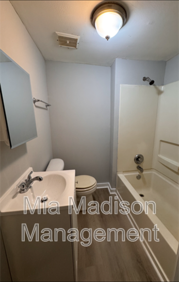 1423 Richards St - Photo 7 of 10