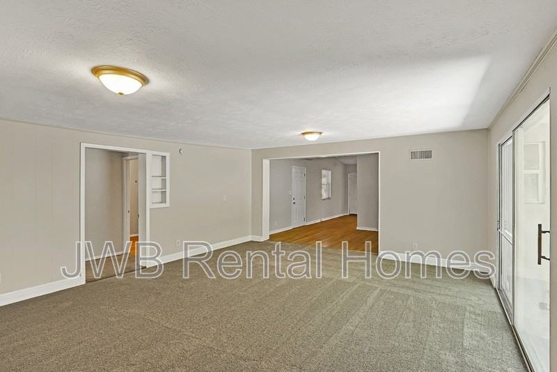 1241 Depaul Dr - Photo 5 of 27