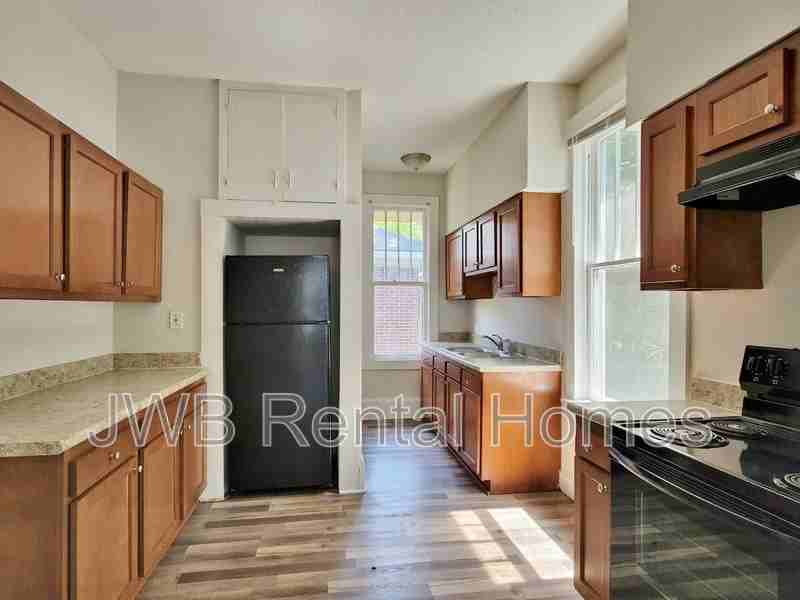 3401 N Pearl St - Photo 2 of 12