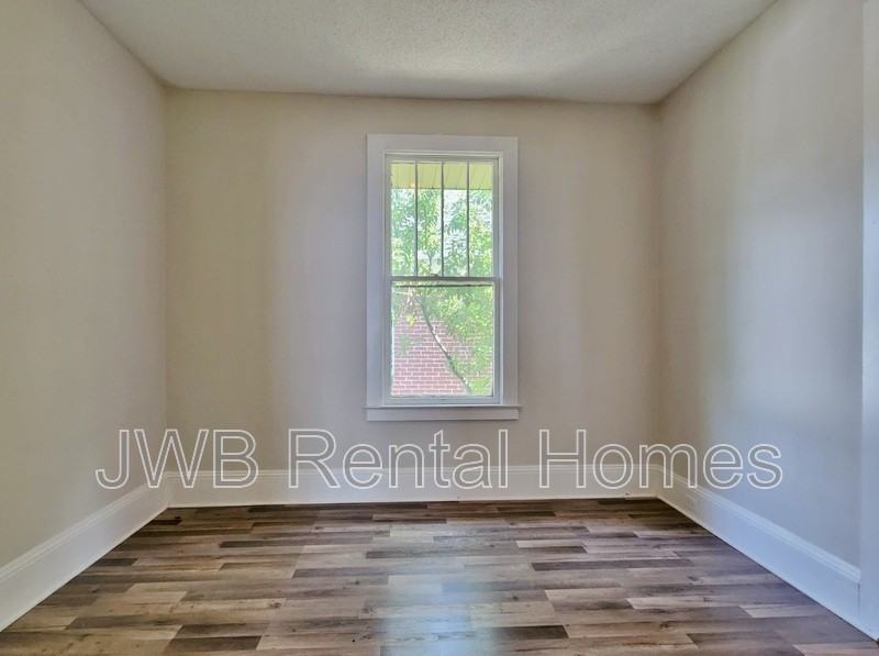 3401 N Pearl St - Photo 7 of 12