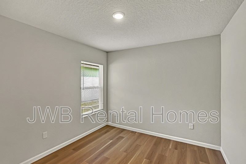 9137 12th Ave - Photo 6 of 11