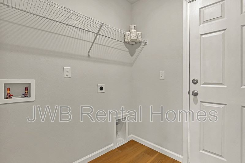 9137 12th Ave - Photo 7 of 11