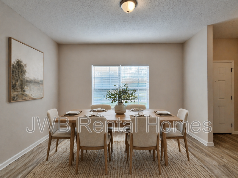 4524 Victor St - Photo 5 of 15