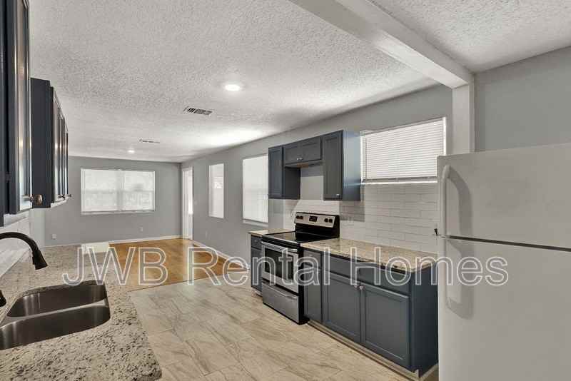 3819 Penton St - Photo 2 of 26