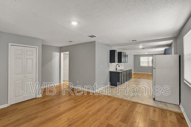 3819 Penton St - Photo 6 of 26