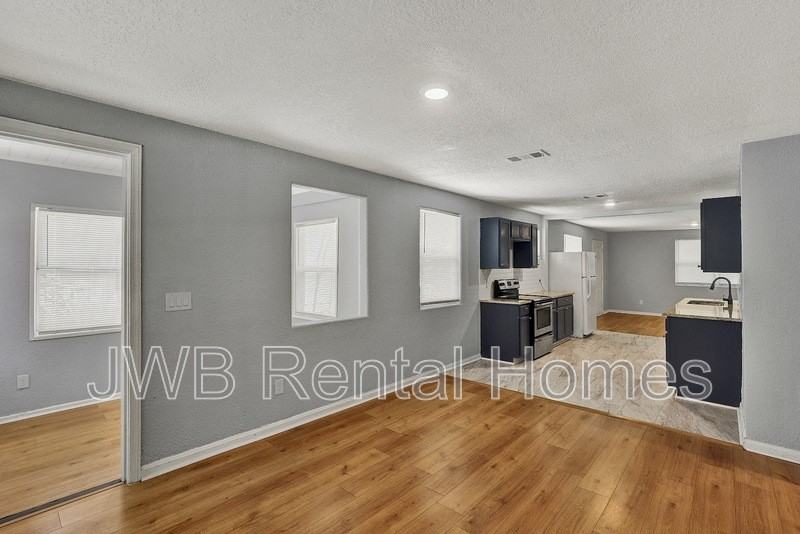 3819 Penton St - Photo 7 of 26