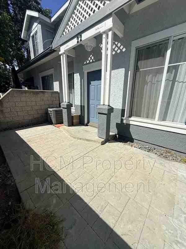 22 Carlsbad Ln - Photo 3 of 18